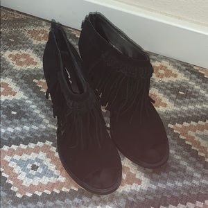 Vintage collection size 8 black fringe
